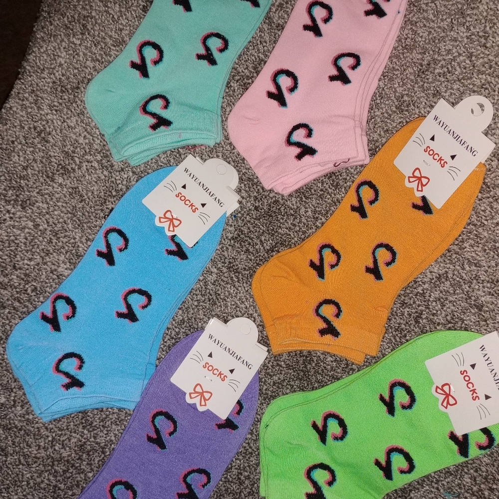 Character Socks - Picture 2 of 9
